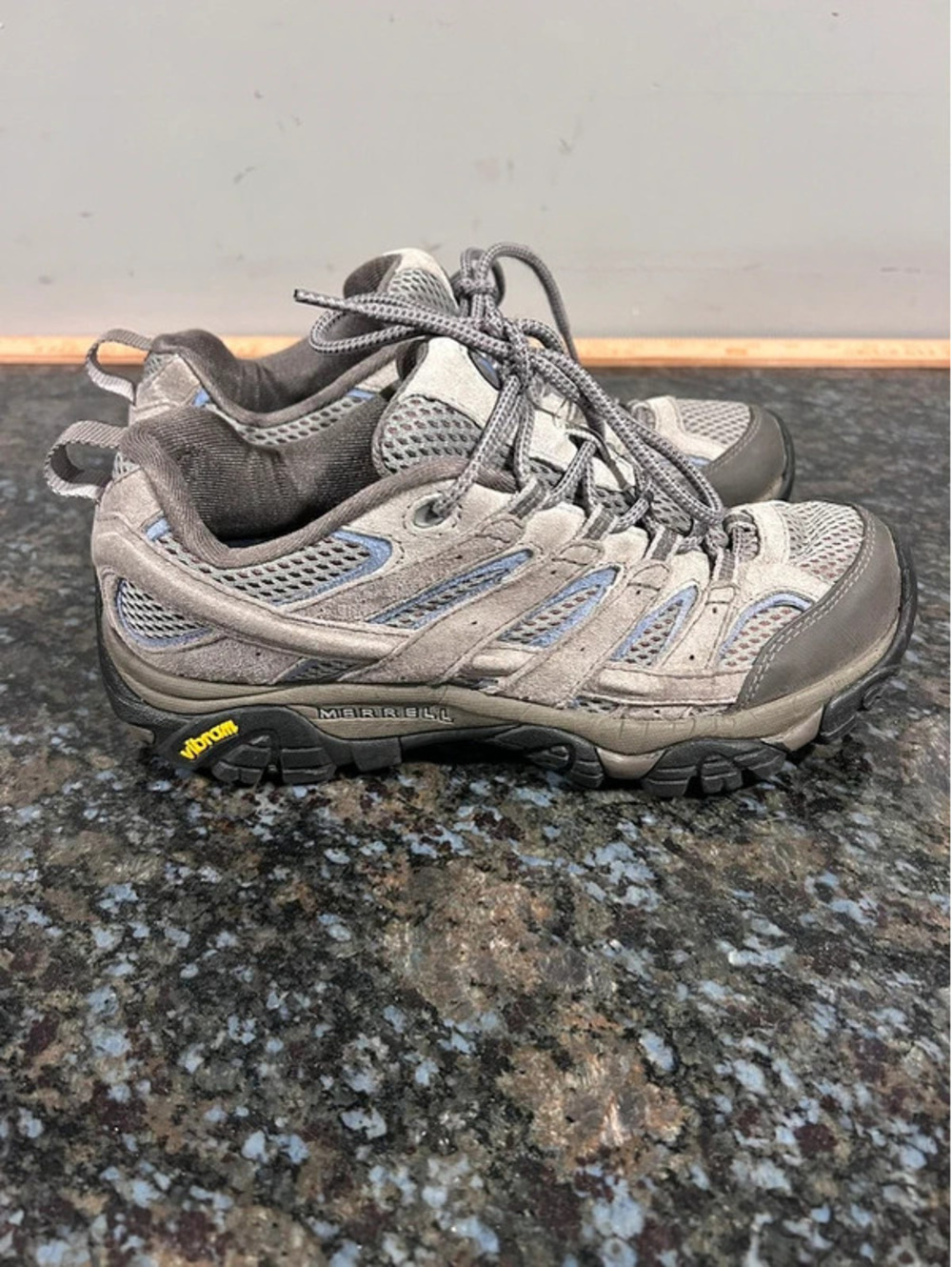 Merrell Moab 2 Hiking Shoes Sneakers J98324 WOMEN 8.5